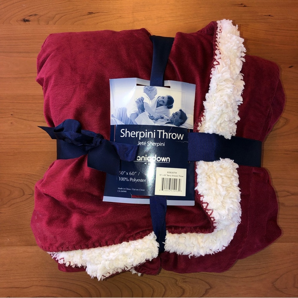 NWT Sherpini Throw by daniadown HOME
